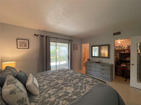Lighthouse Point Gardens South, 2050 NE 39th St #112S, Lighthouse Point, Florida 33064, image 1
