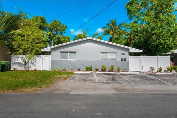 Hallandale Beach No HOA, 632 SW 6th Ter, Hallandale Beach, Florida 33009, image 1