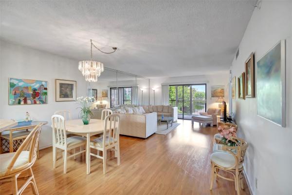 Le Club At Cypress Bend, 2112 S Cypress Bend Dr #208, Pompano Beach, Florida 33069, image 2