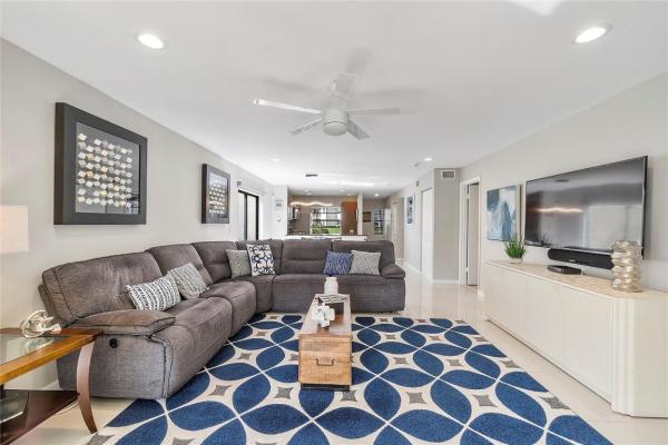 Glades Of Boca Lago, 21856 Arriba Real, Boca Raton, Florida 33433, image 2
