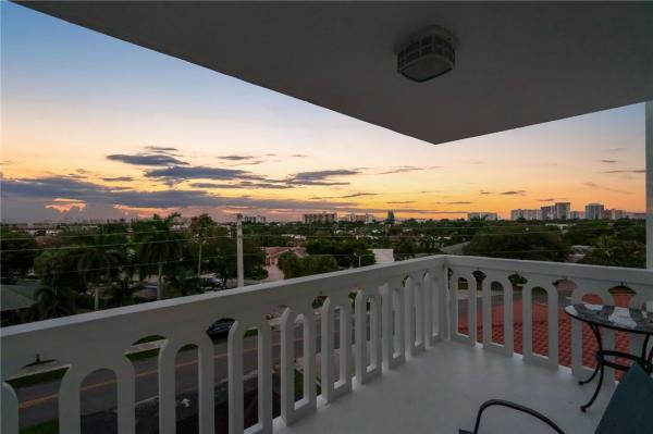 Country Club Towers, 2500 NE 48th Ln #502, Fort Lauderdale, Florida 33308, image 2