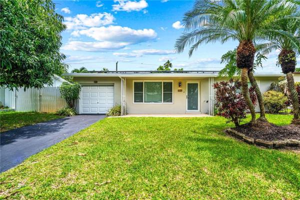 Driftwood Plaza, 6321 Thomas St, Hollywood, Florida 33024, image 1