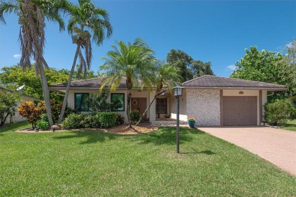 Lakeview Hamlet, 1550 Lakeview Cir, Coral Springs, Florida 33071, image 1