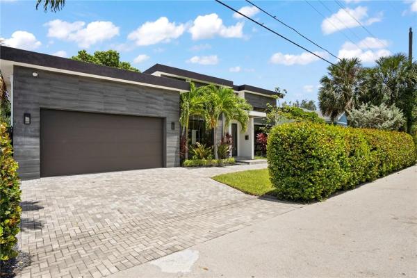Victoria Courts, 738 NE 17th Rd, Fort Lauderdale, Florida 33304, image 1