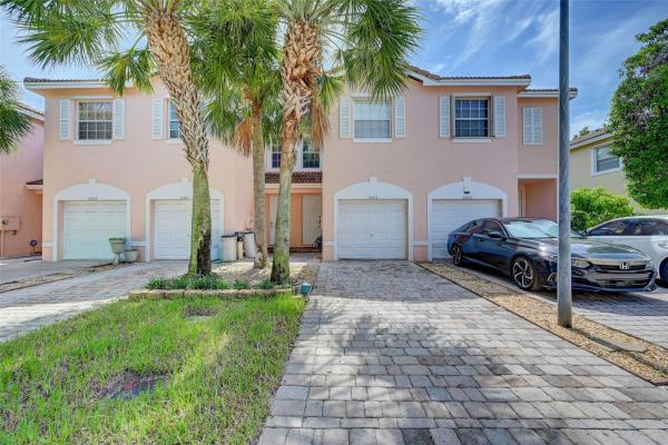 University Landings, 6363 Landings Way, Tamarac, Florida 33321, image 1