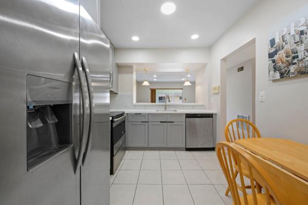 Sterling 56, 4100 N 58th Ave #314, Hollywood, Florida 33021, image 1
