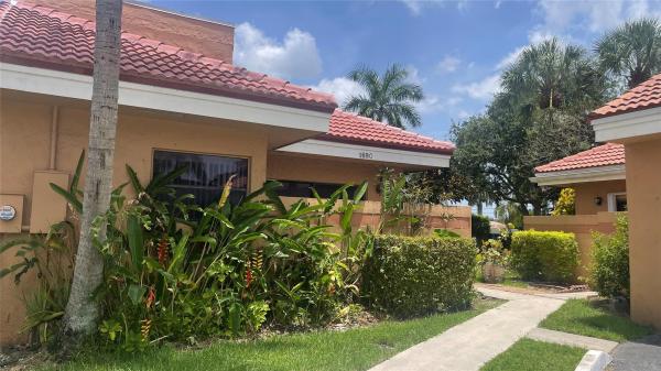 Las Palmas Townhomes At Pembroke Lakes South, 1690 SW 120th Ave #1, Pembroke Pines, Florida 33025, image 1