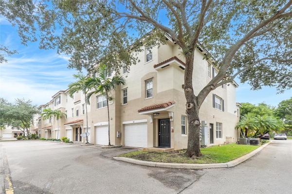 Poinciana Place, 5860 W Sample Rd #208, Coral Springs, Florida 33067, image 1