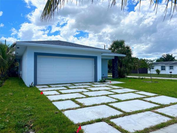 College Park, 280 NW 5th St, Deerfield Beach, Florida 33441, image 1