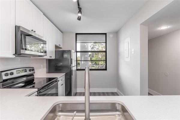 Whitehall 2 Of Pine Island Ridge, 1713 Whitehall Dr #303, Davie, Florida 33324, image 1