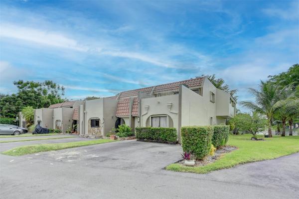Las Haciendas Townhouse At Jacaranda, 261 Jacaranda Dr #261, Plantation, Florida 33324, image 1