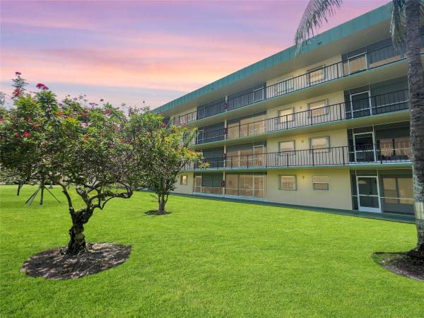 Hampton Gardens, 808 SE 7th St #105-B, Deerfield Beach, Florida 33441, image 1