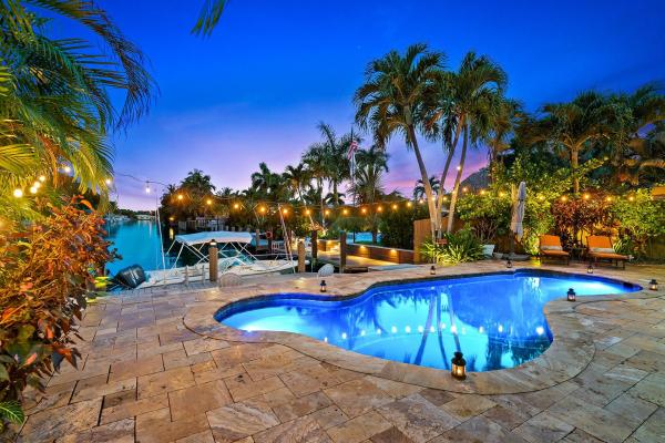 Edgewater Estates, 1500 NE 24th St, Wilton Manors, Florida 33305, image 1