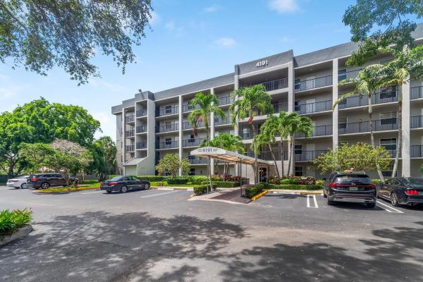 Cypress Reach At Palm-Aire, 4191 Cypress Reach Ct #305, Pompano Beach, Florida 33069, image 1