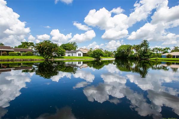 Jacaranda Country Club, 651 E Lake Dasha Ln, Plantation, Florida 33324, image 1