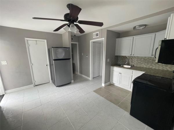 South Corals, 3361 NE 16th Ave #2, Oakland Park, Florida 33334, image 1