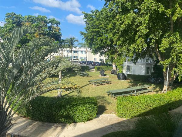 Georgian Courts, 1821 NE 62nd St #432, Fort Lauderdale, Florida 33308, image 1