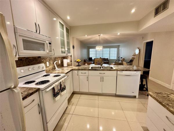 Irvington Gardens, 1250 Atlantic Shores Blvd #106, Hallandale Beach, Florida 33009, image 1