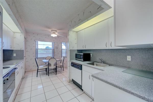 Abaco Village, 1605 Abaco Dr #D4, Coconut Creek, Florida 33066, image 1
