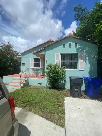 Hollywood Lawns, 1010 N 17th Ave, Hollywood, Florida 33020, image 1