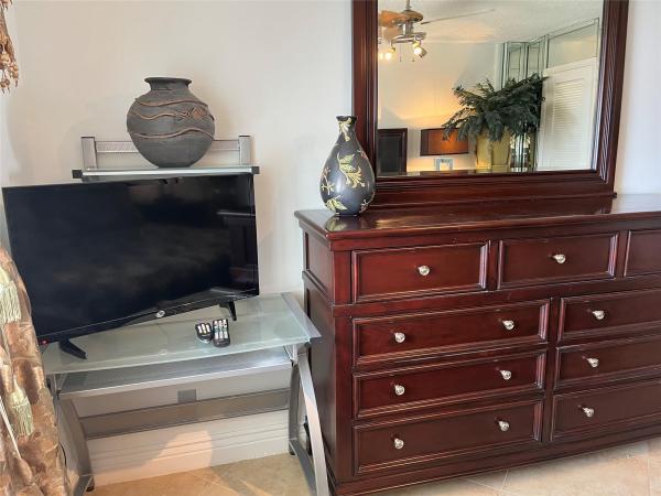 Granada House Apartments, 201 N Ocean Blvd #1106, Pompano Beach, Florida 33062, image 3