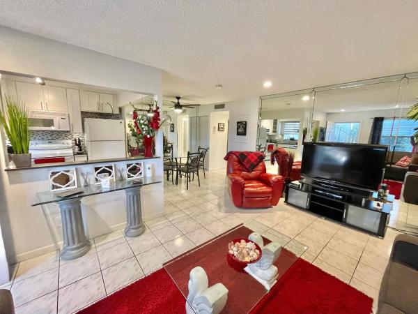 Casa Nova, 2240 Johnson St #104, Hollywood, Florida 33020, image 2