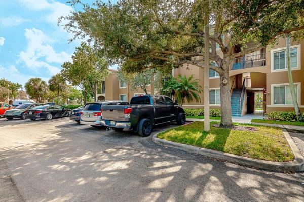 St Andrews At Nob Hill, 7970 N Nob Hill Rd #104, Tamarac, Florida 33321, image 1