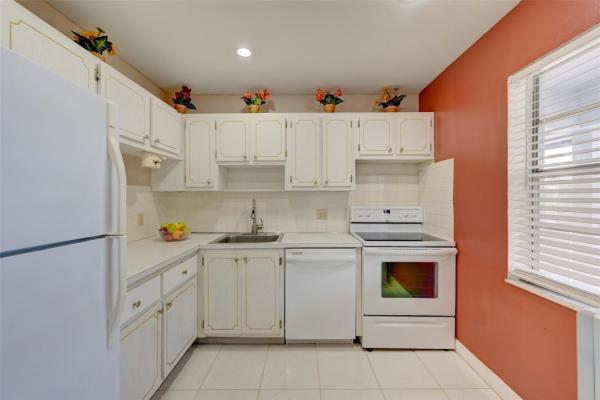Oriole Golf & Tennis Club 1, 7877 Golf Circle Dr #310, Margate, Florida 33063, image 1