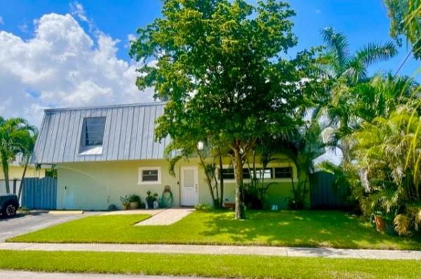 Kimberly Lake Villas, 1361 NE 40th Pl, Oakland Park, Florida 33334, image 1