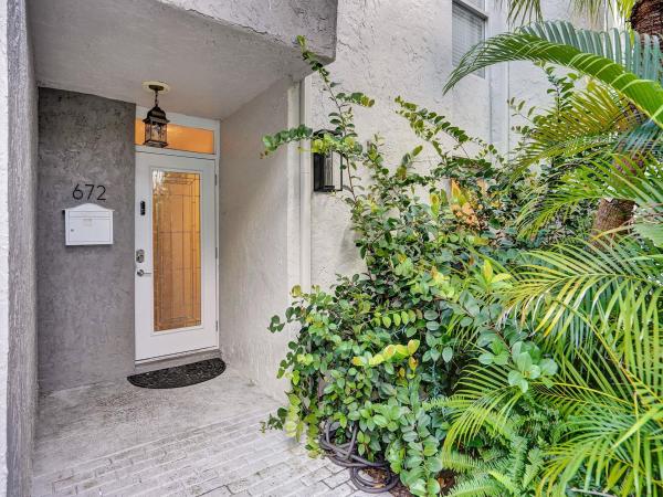 Cypress Cove, 672 Kensington Pl #4B, Wilton Manors, Florida 33305, image 1