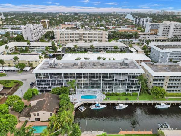 Winston House, 3050 NE 47th Ct #201, Fort Lauderdale, Florida 33308, image 2