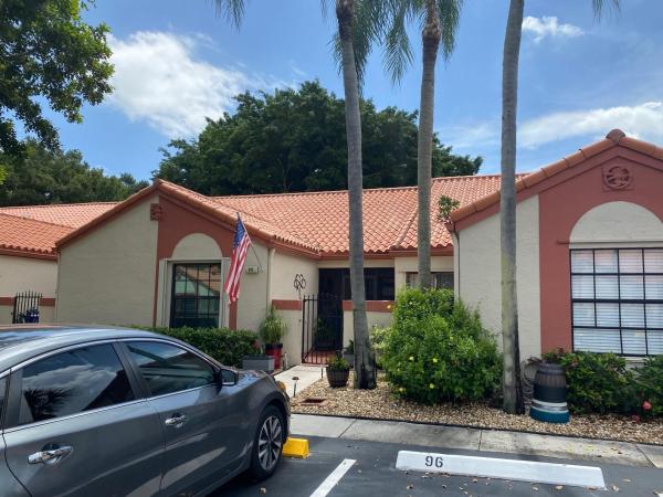Centennial Square, 96 Centennial Ct #96, Deerfield Beach, Florida 33442, image 1