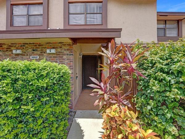 Karanda Village 3, 3952 Cocoplum Cir #G, Coconut Creek, Florida 33063, image 1