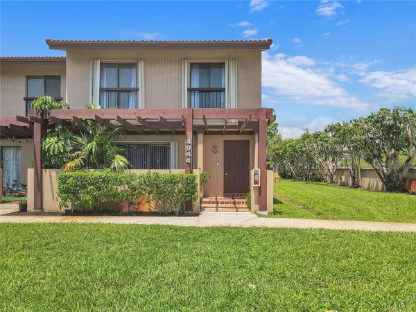 Classic Townhouses West, 4944 Sheridan St, Hollywood, Florida 33021, image 1