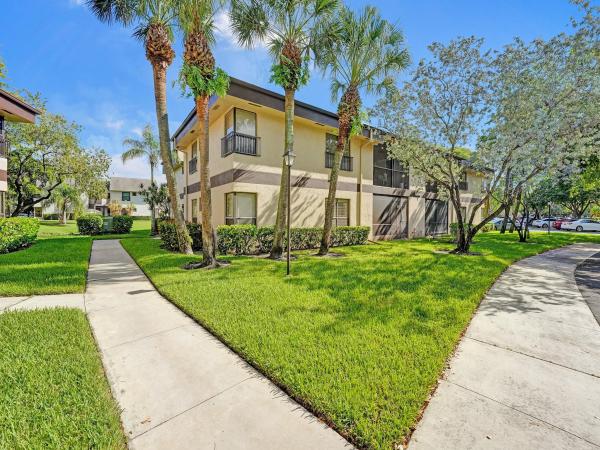 Applewood Village 1, 2645 N Carambola Cir #1731, Coconut Creek, Florida 33066, image 1