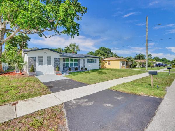 Floral Heights, 4241 SW 21st St, Fort Lauderdale, Florida 33317, image 1