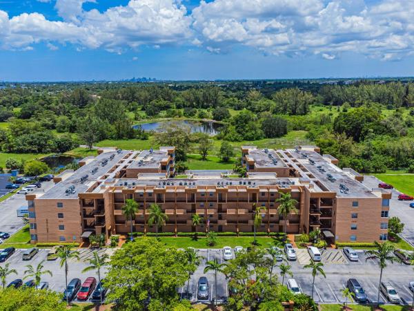 Quail Run Of Sunrise, 3050 E Sunrise Lakes Dr #409, Sunrise, Florida 33322, image 1