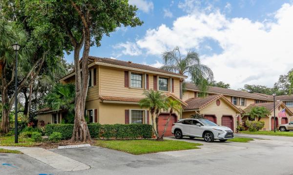 Vineyards Of Plantation, 9013 Vineyard Lake Dr #9013, Plantation, Florida 33324, image 1
