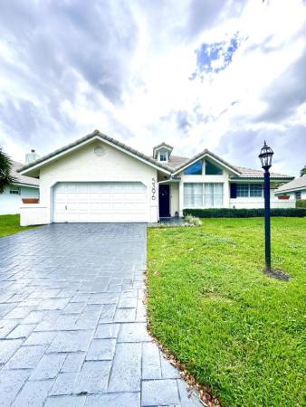 Pine Ridge Villas, 5396 Pine Cir, Coral Springs, Florida 33067, image 1