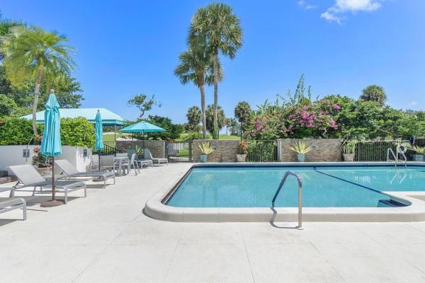Willow Wood Midrise At Boca Country Club, 6805 Willow Wood Dr #5011, Boca Raton, Florida 33434, image 2