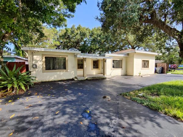 Hollywood Beach Gardens, 600 Columbus Pkwy, Hollywood, Florida 33021, image 1