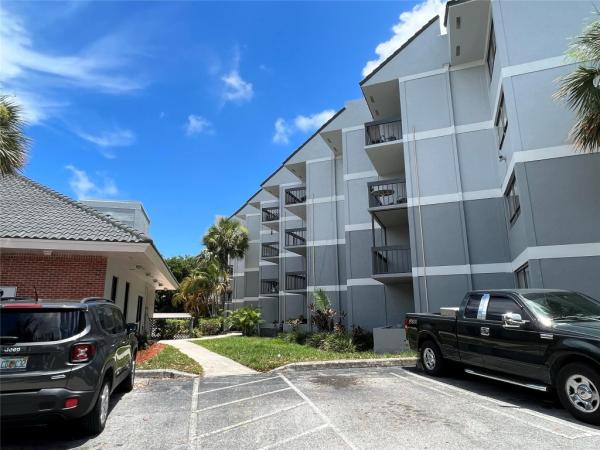 Presidential Golfview, 1750 N Congress Ave #103, West Palm Beach, Florida 33401, image 3