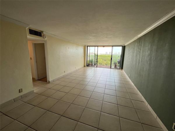 Waterside Towers, 2450 NE 135th St #810, North Miami, Florida 33181, image 3