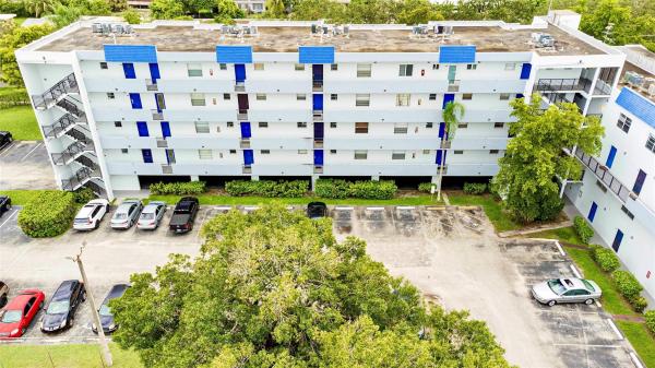 Village Square, 7501 NW 16th St #3208, Plantation, Florida 33313, image 1