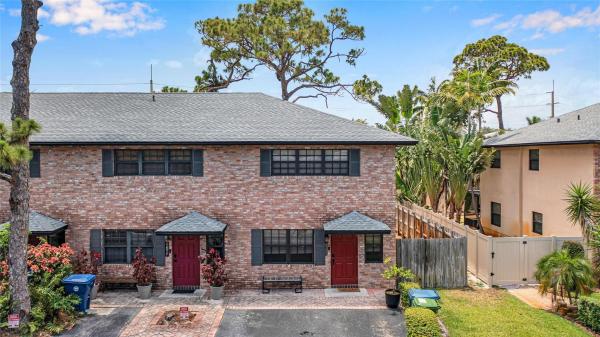 Wilton Pines Townhomes, 2123 NE 11th Ave, Wilton Manors, Florida 33305, image 2