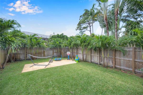 Wilton Pines Townhomes, 2123 NE 11th Ave, Wilton Manors, Florida 33305, image 1