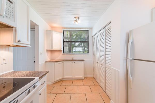 Lake Emerald, 116 Lake Emerald Dr #201, Oakland Park, Florida 33309, image 1