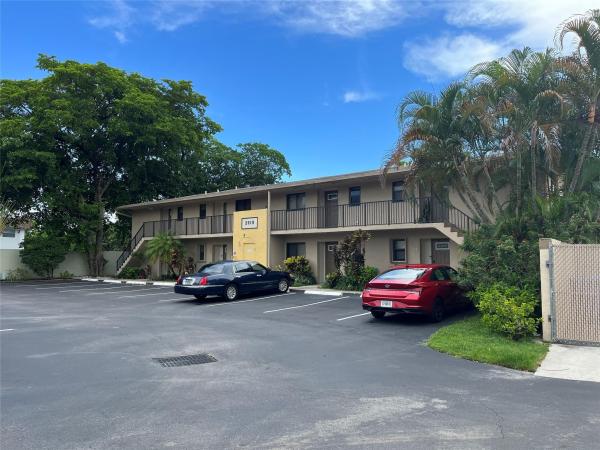 Middle River Homes, 2918 NE 8th Ter #102, Oakland Park, Florida 33334, image 1