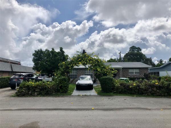 Edgewater Manor, 4820 SW 29th Ave, Dania Beach, Florida 33312, image 1