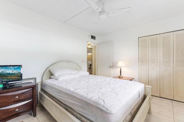 Lauderdale Oaks, 3051 NW 46th Ave #109, Lauderdale Lakes, Florida 33313, image 2